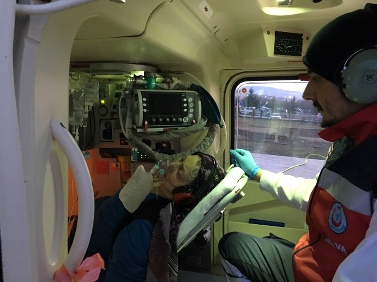 Kalp Hastası Kadının Yardımına Ambulans Helikopter Yetişti