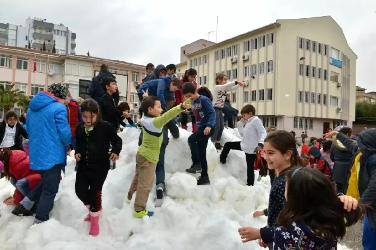 Konyaaltı\'nda \'Kar\' Heyecanı Devam Ediyor