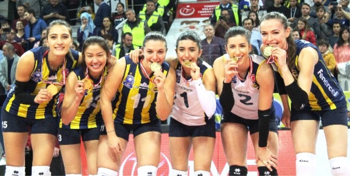 Kupa Voley Şampiyomu Fenerbahçe