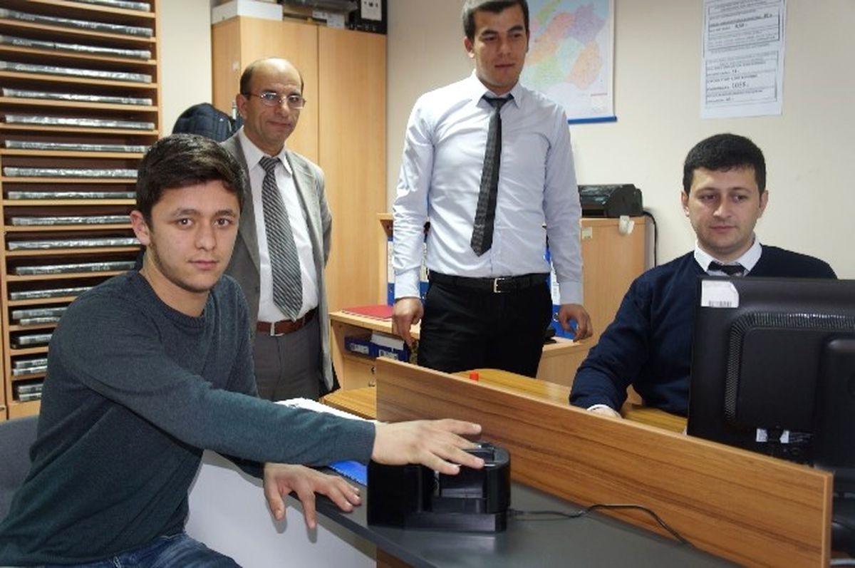Lapseki\'de Çipli Kimlik Kartı Dağıtımı Yeniden Başladı