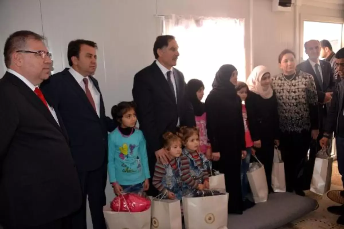 Malkoç: BM\'ye Kayıtlı Mültecilerin Yarısından Fazlasını Türkiye Barındırıyor (2)