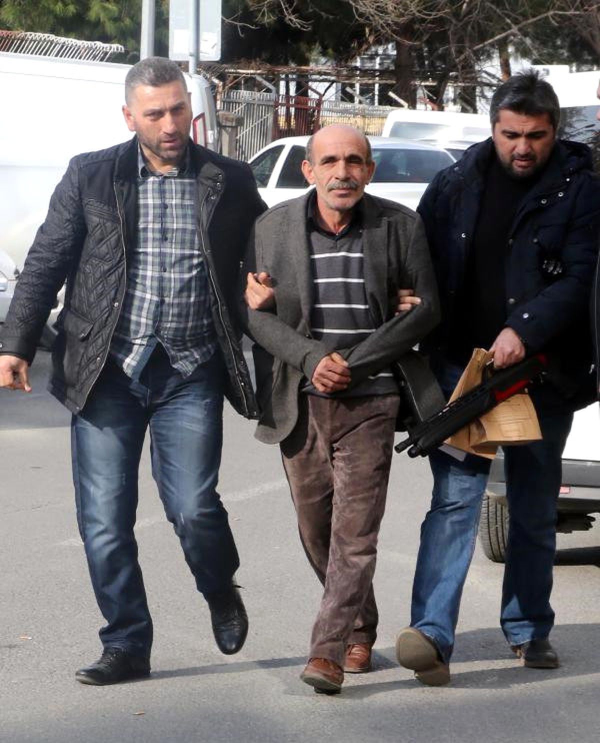 Oğlunu Bacağından Vuran Baba Serbest