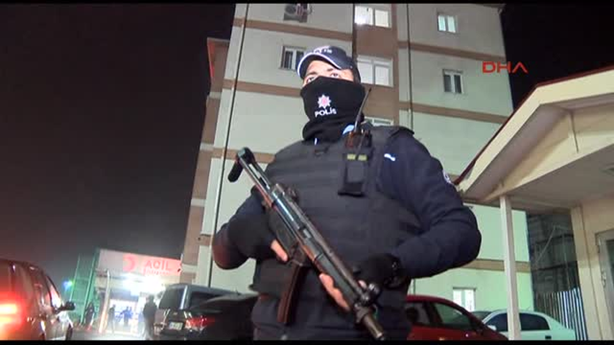 Reina Saldırganın Yakalandığı Operasyonda Gözaltına Alına Kadınlar Sağlık Kontrolünden Geçirildi