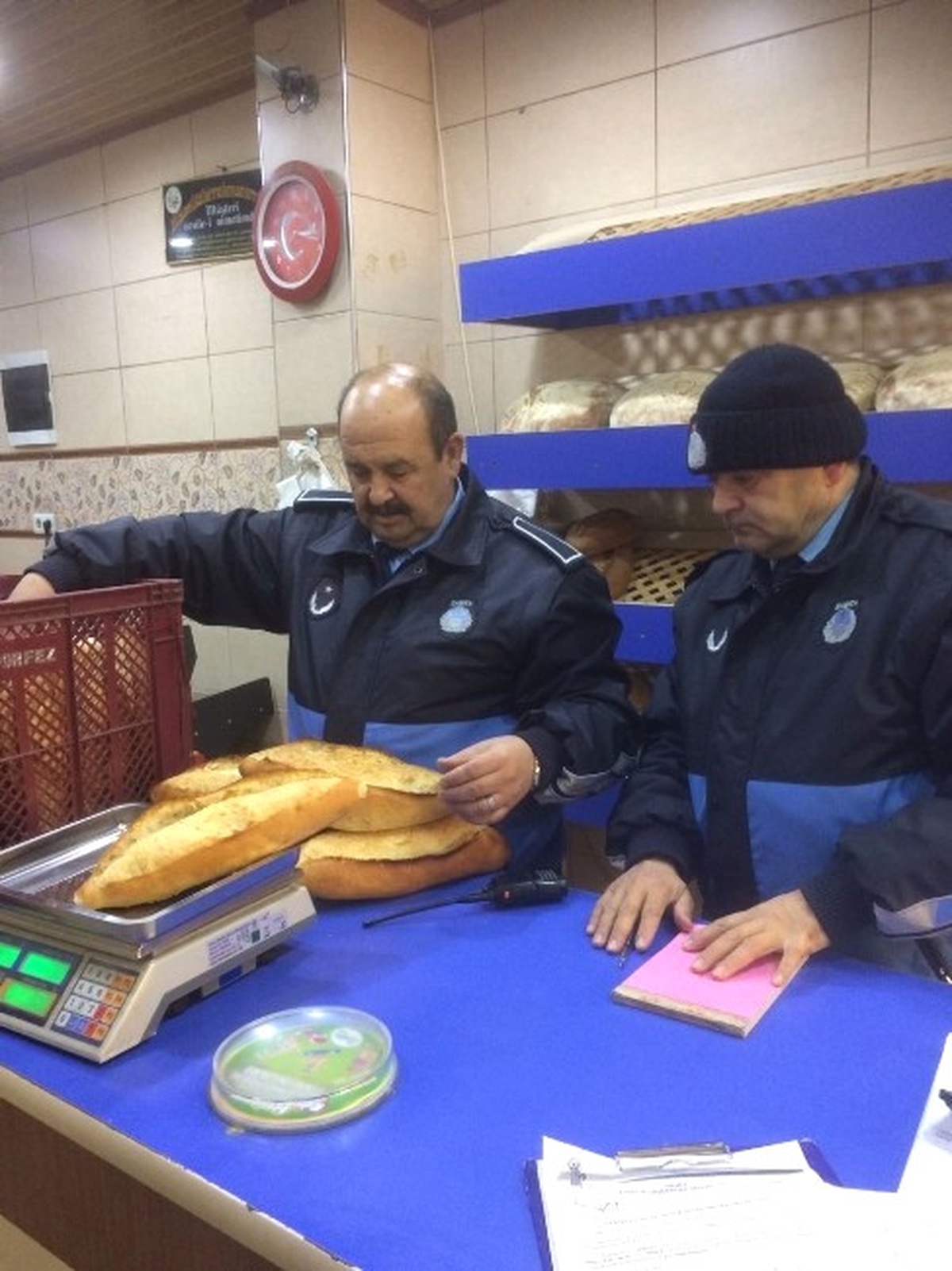 Salihli Zabıtası Fırınları Denetledi