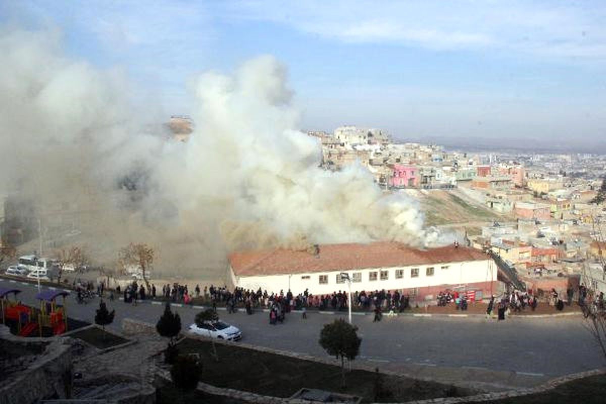 Şanlıunfa\'da Okulda Korkutan Yangın