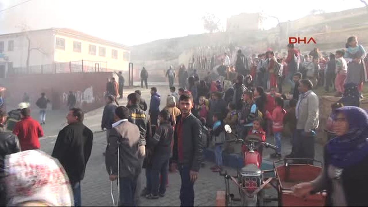 Şanlıurfa\'da Okulda Korkutan Yangın