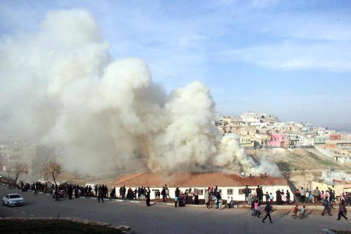 Şanlıurfa\'da Okulda Korkutan Yangın