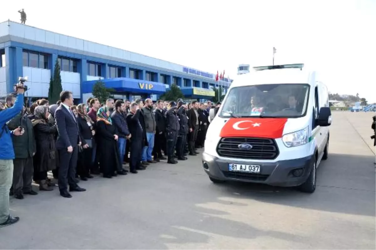 Şehit Polis Miraç Kadir Özcan\'ın Cenazesi Trabzon\'da (2)