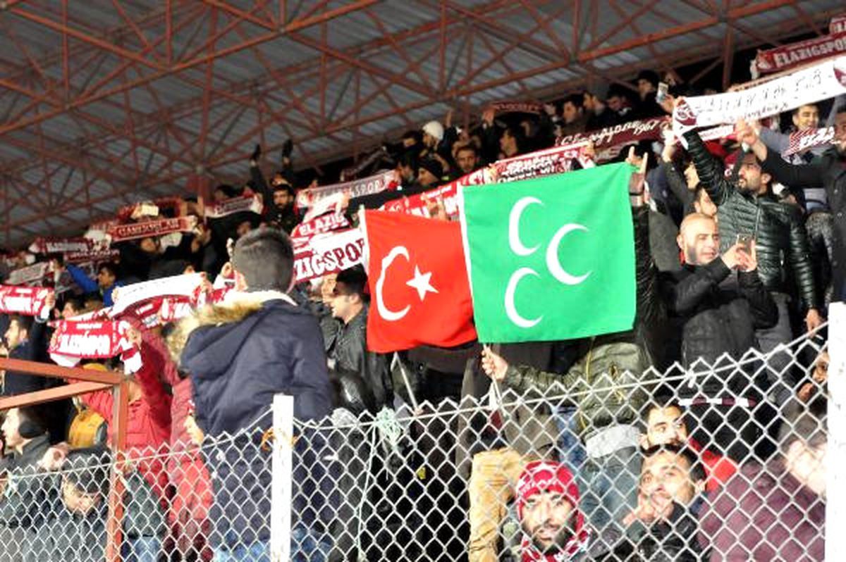 Seramoniye Şehit Çocuklarıyla Çıktılar