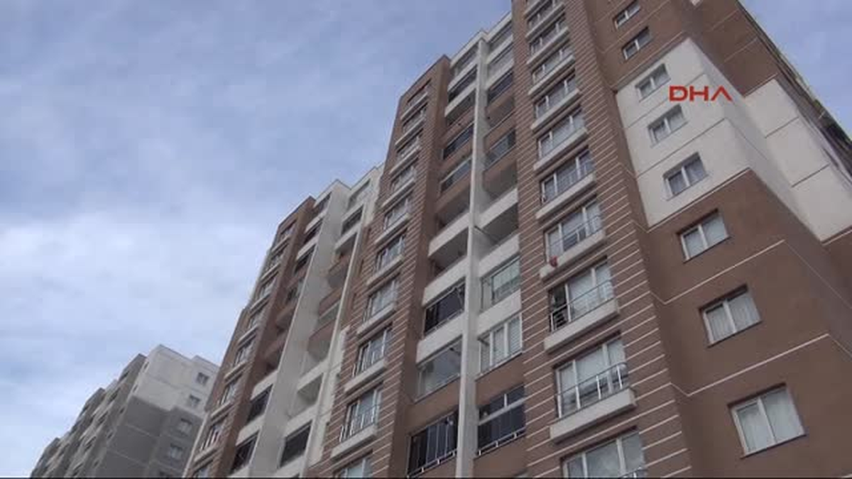 Tokat Apartmanın Deposunda Kendini Astı