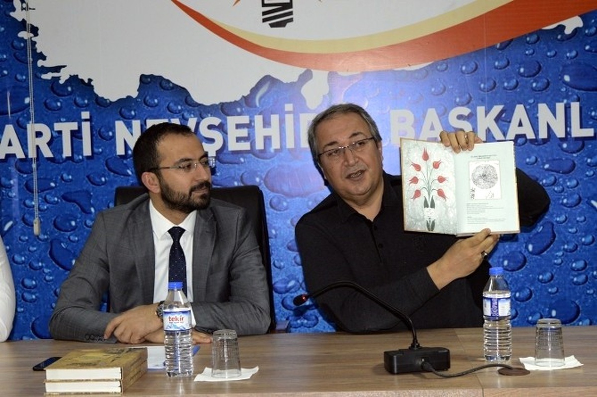Ünver AK Parti Gençlik Kolları Üyelerine Kitabını Hediye Etti