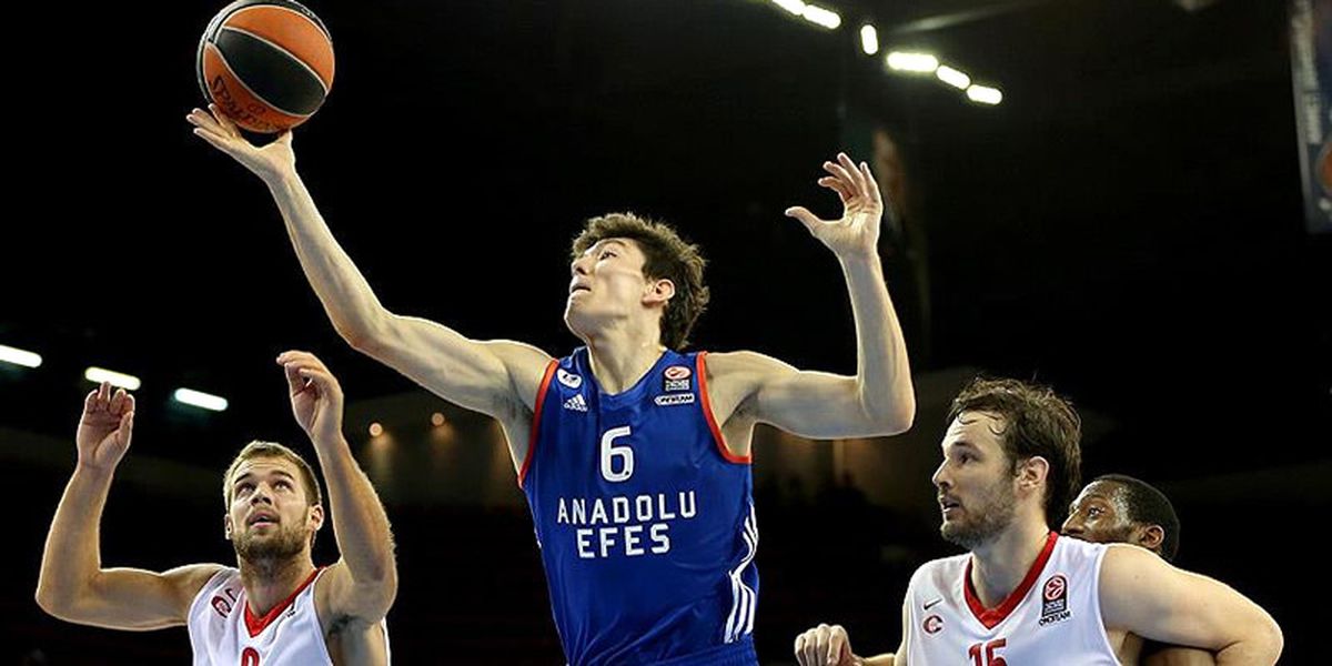 Anadolu Efes, İspanya Deplasmanında