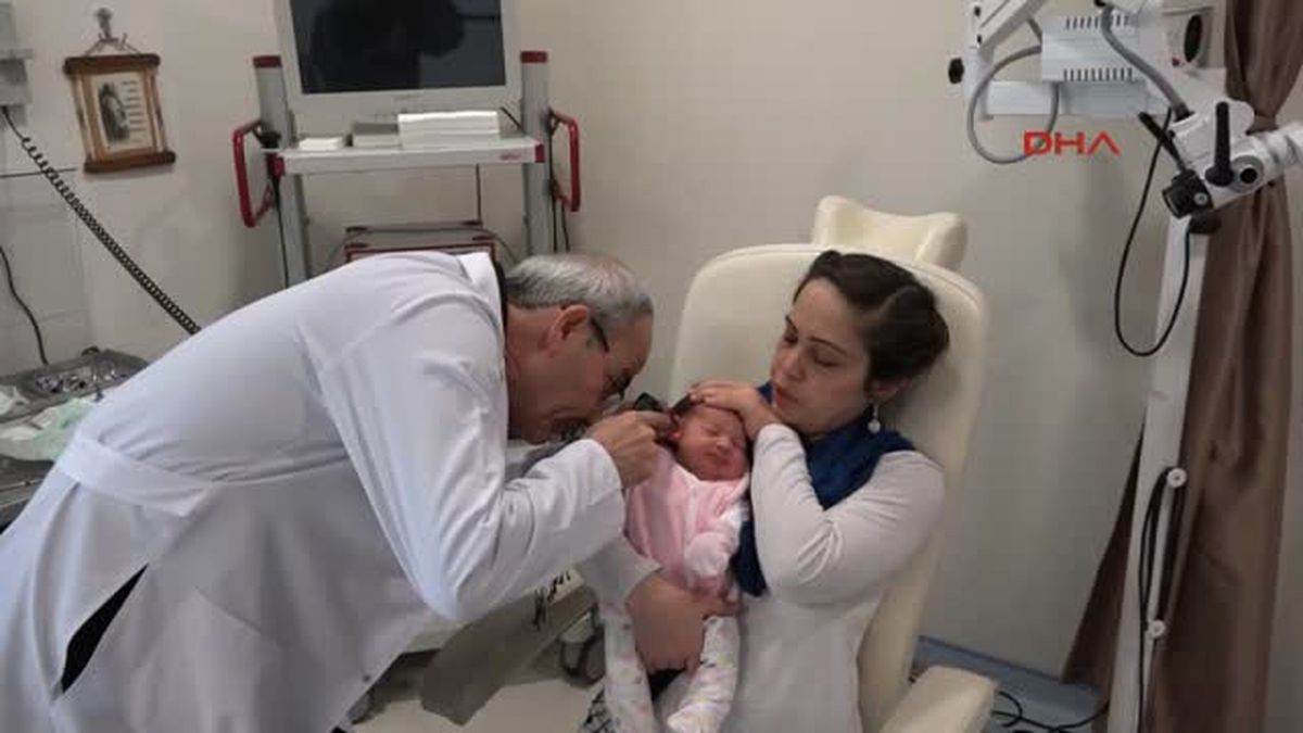 Antalya Türkiye\'de Işitme Engelli 63 Bin Çocuk Var