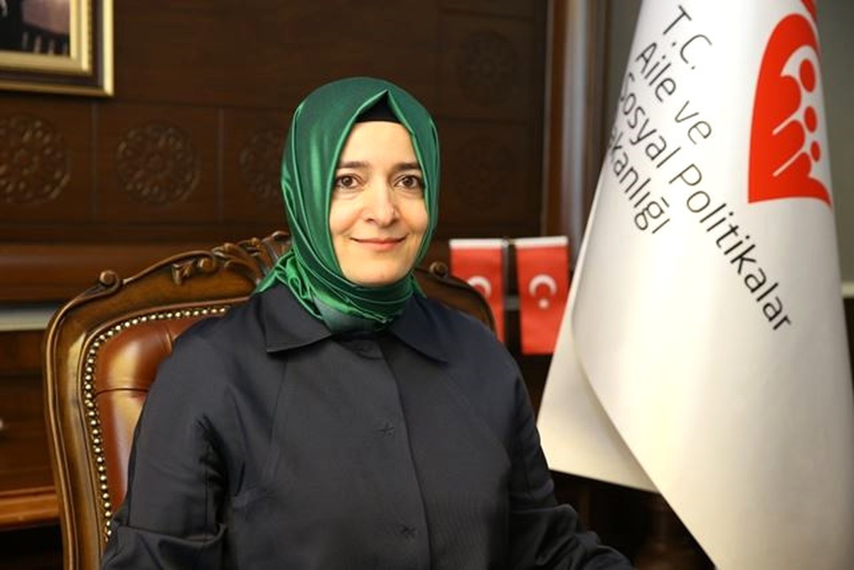 Bakan Kaya\'dan "Koruyucu Aile Olun" Çağrısı