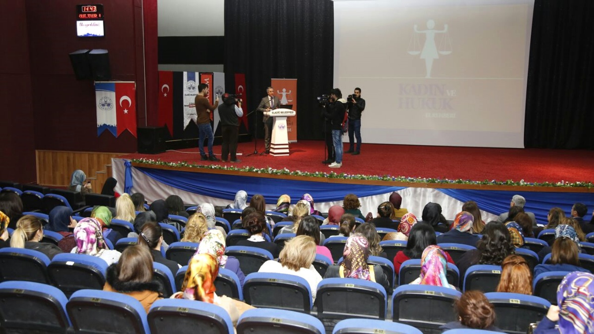 Başkan Yanılmaz, Kadın Hakları Konulu Seminere Katıldı