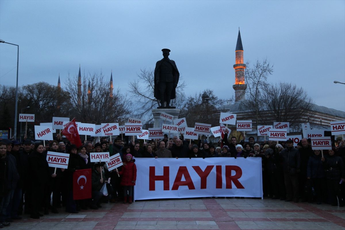 CHP\'den "Ayağa Kalkıyoruz" Eylemi