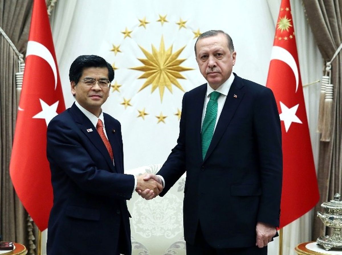 Cumhurbaşkanı Erdoğan, Japonya Altyapı Ulaştırma ve Turizm Bakanını Kabul Etti