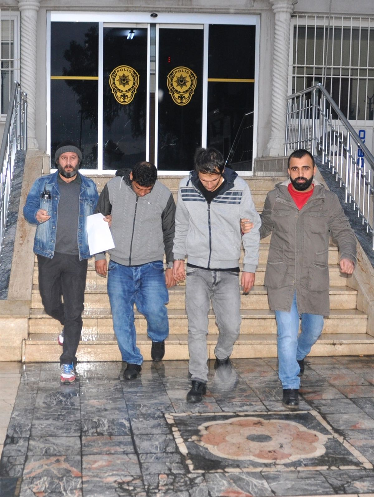 Denizli\'de Yaşlı Kadını Dolandıran Şüpheli Aydın\'da Yakalandı