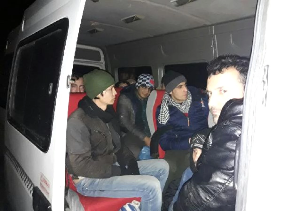 Edirne\'de 62 Kaçak Yakalandı, 1 Organizatör Tutuklandı