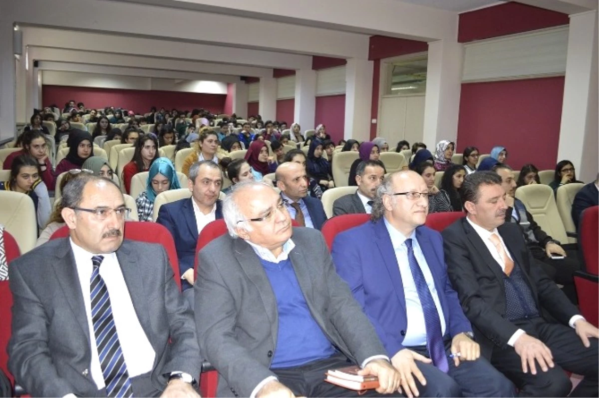 Erzurum\'da Liseli Öğrenciler Ünlü Yazarlarla Buluşmaya Başladı