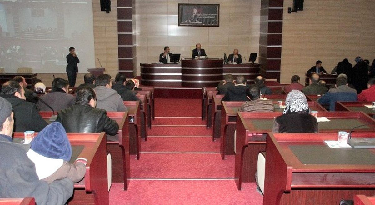 Halk Günü Toplantısında Dar Gelirli Aileler Validen Aş, İş İstedi