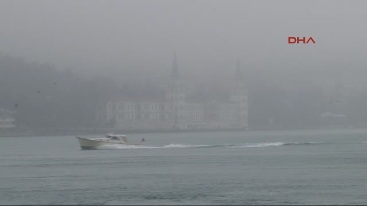Istanbul Boğazı Sis Nedeniyle Transit Gemi Trafiğine Kapatıldı