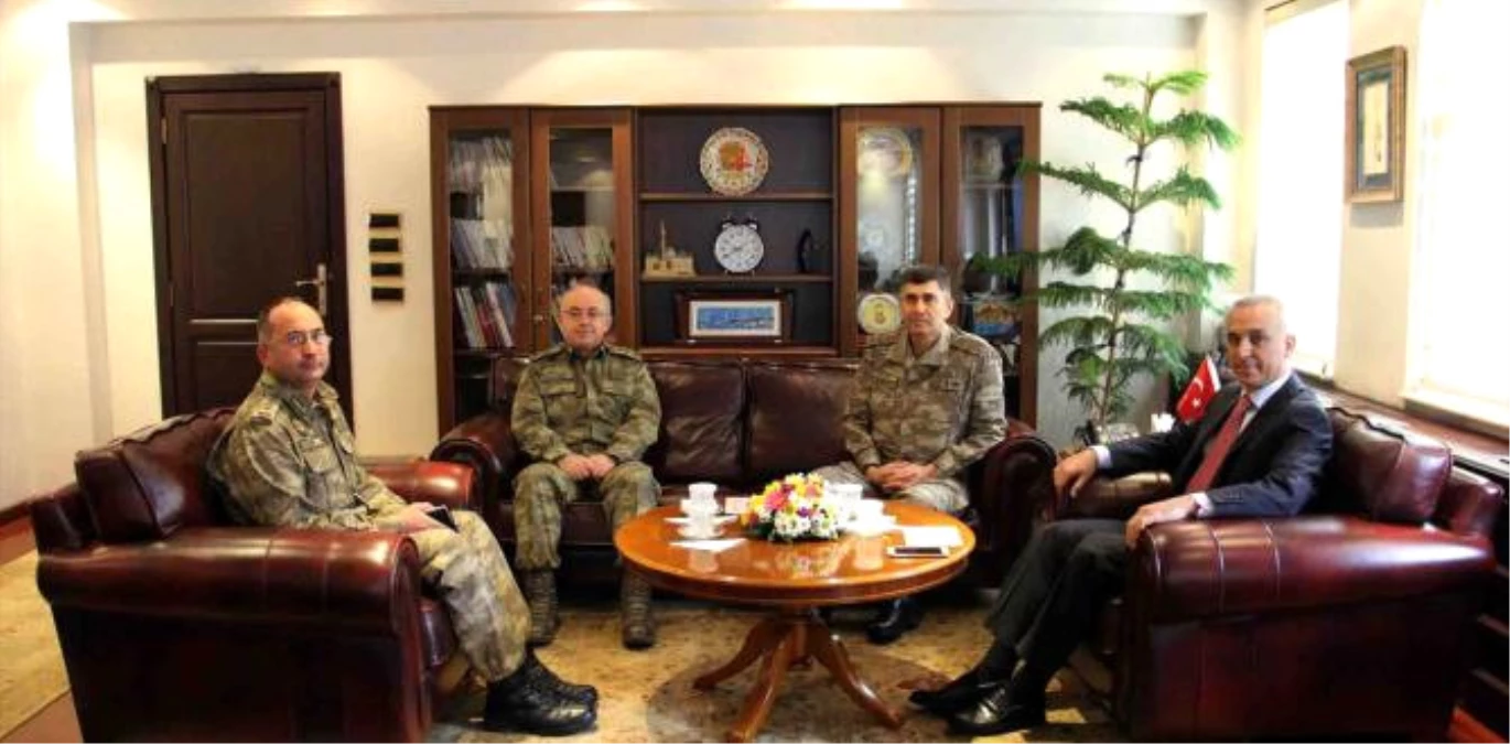 Kara Kuvvetleri Komutanı Orgeneral Çolak\'tan Çankırı Valisine Ziyaret