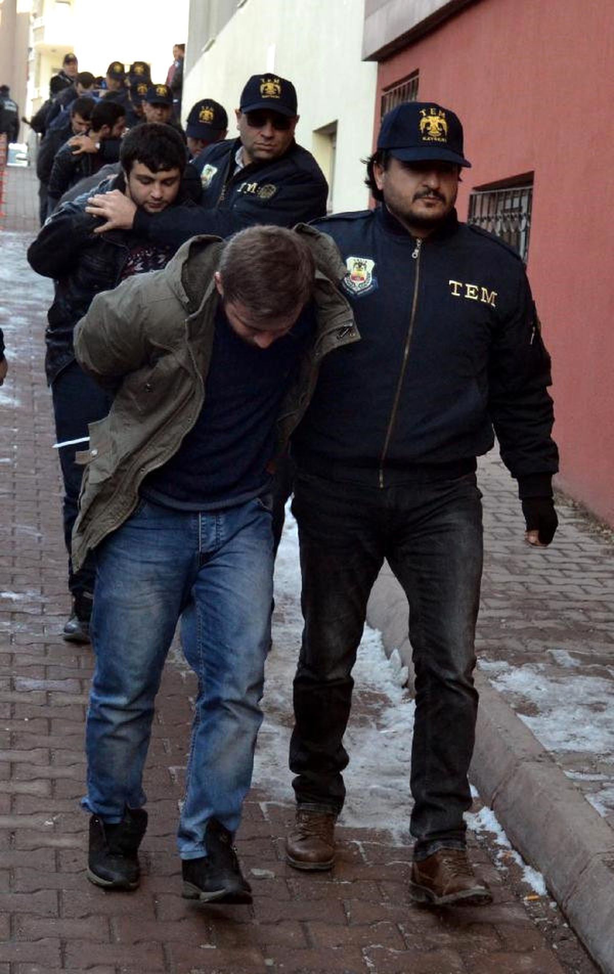 Kayseri\'de 11 Deaş Zanlısı Adliyeye Sevk Edildi