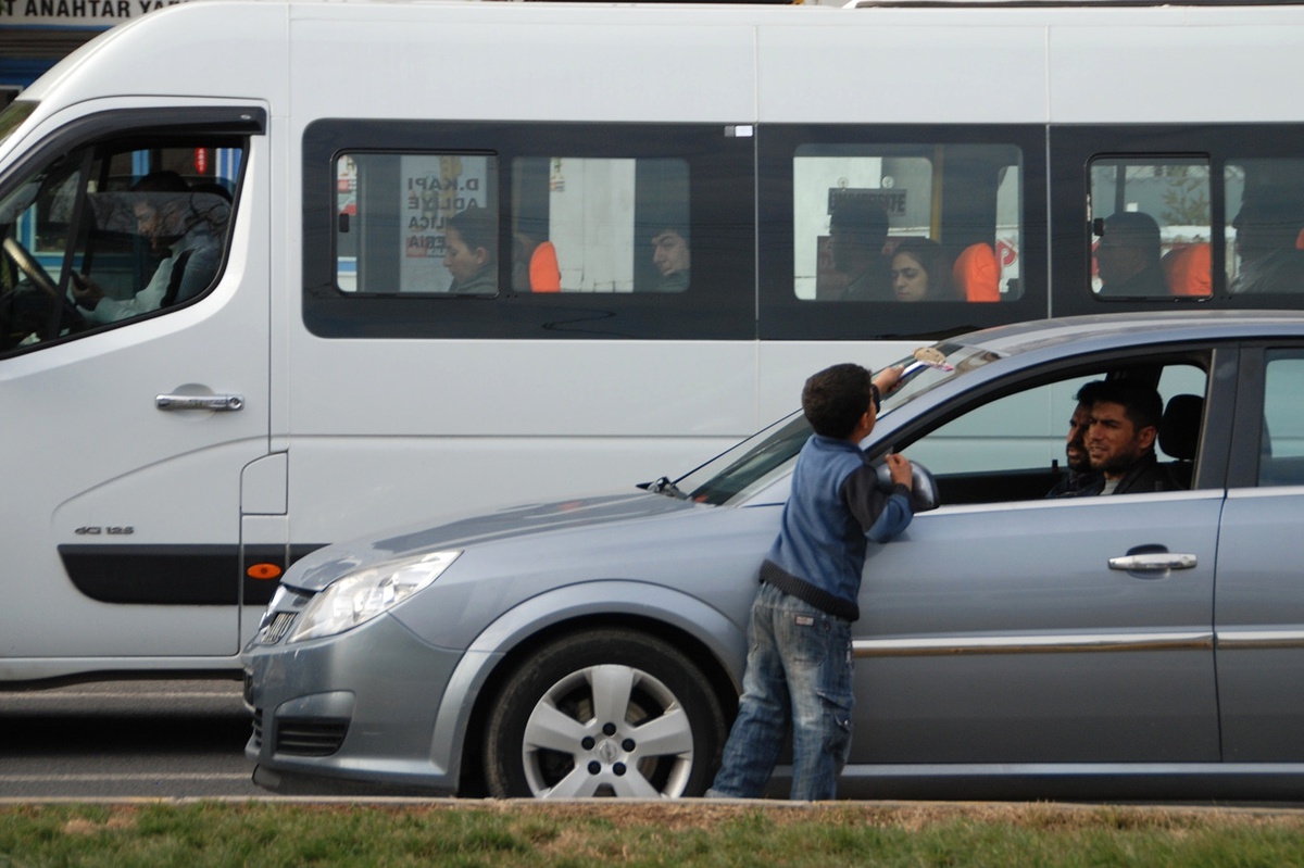 Kayseri Emniyeti Dilencilik Yapan Çocukların Ailelerine Göz Açtırmadı