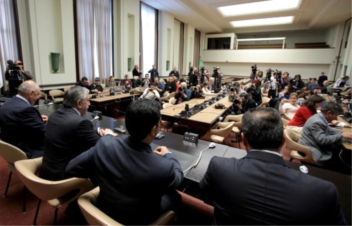 Kıbrıs Müzakerelerinde 5\'li Konferans Mont Pelerin\'de Düzenleniyor