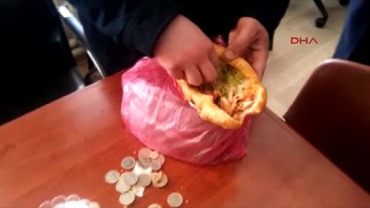 Konya Dilenciler, Topladıkları Parayı Ekmek Arası Dönerin Içine Saklamış