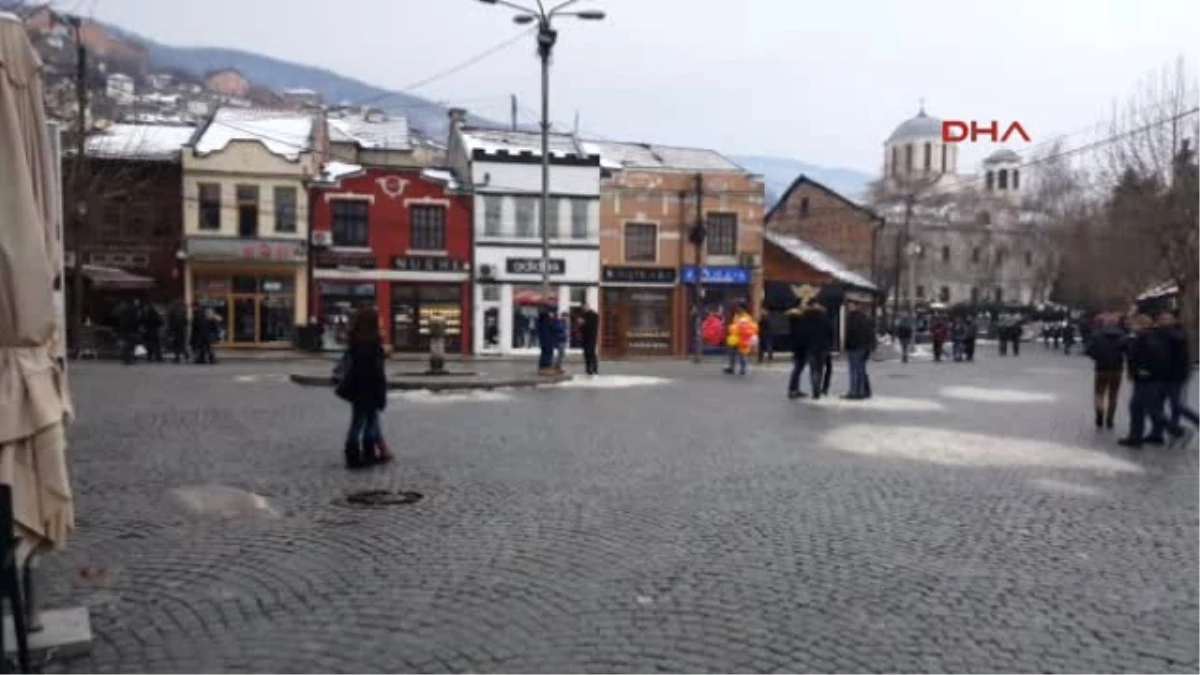 İşsizliğin Arttığı Kosova\'da Vatandaşlıktan Çıkmak İçin Rekor Başvuru
