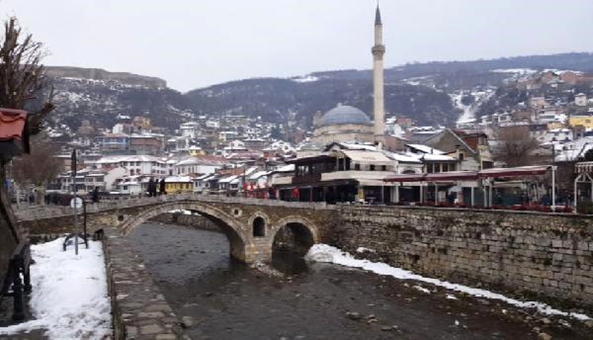 Kosova\'da İşsizlik Nedeniyle Vatandaşlıktan Çıkmak İçin Rekor Başvuru