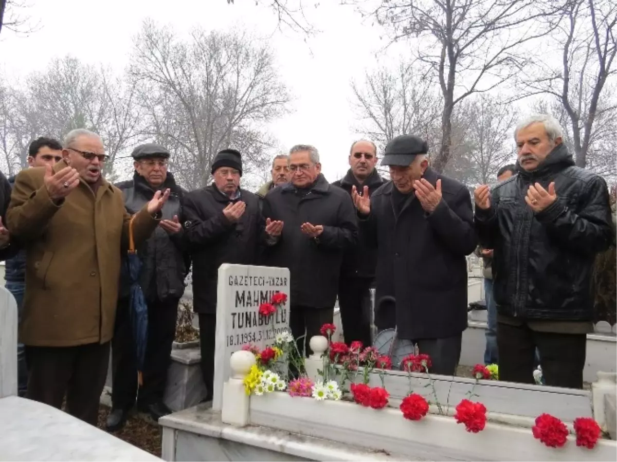 Mahmut Tunaboylu Kabri Başında Anıldı