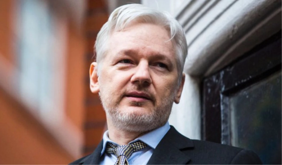 Manning Affedildi, Gözler Assange\'da