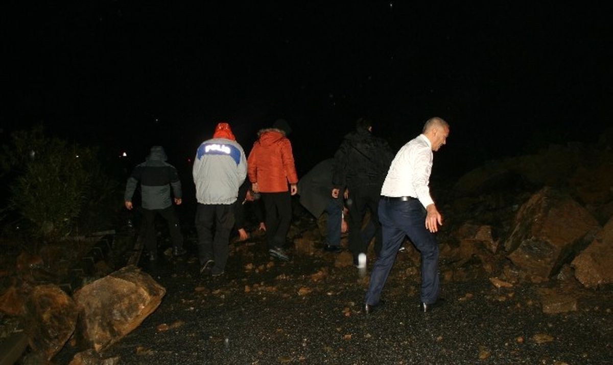 Marmaris\'te Sağanak Yağış Heyelana Neden Oldu