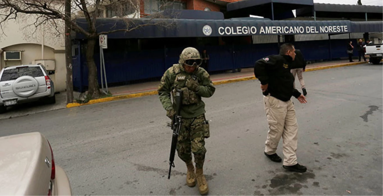 Meksika\'da Öğrenci, Öğretmeni ile 3 Arkadaşını Vurdu