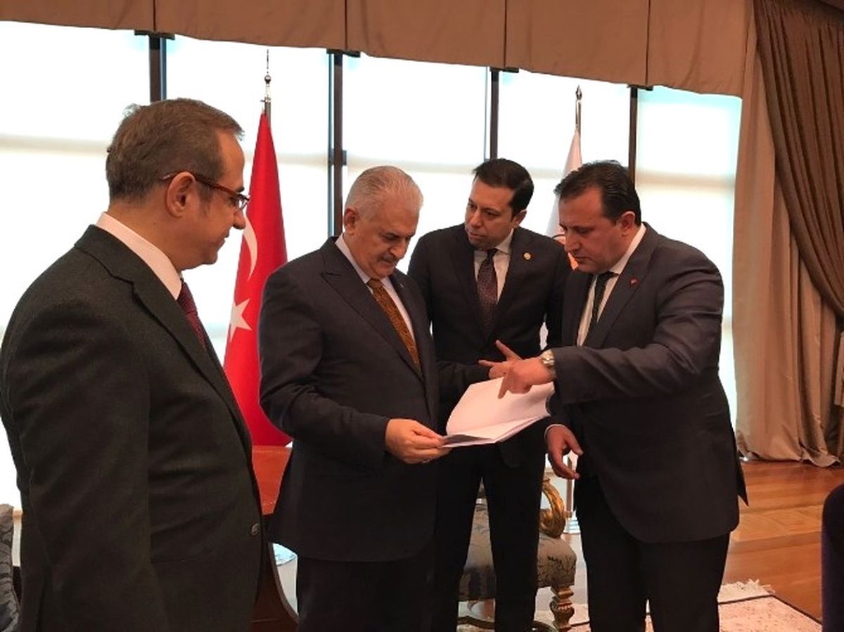 Menderes\'te Zarar Gören Seralar