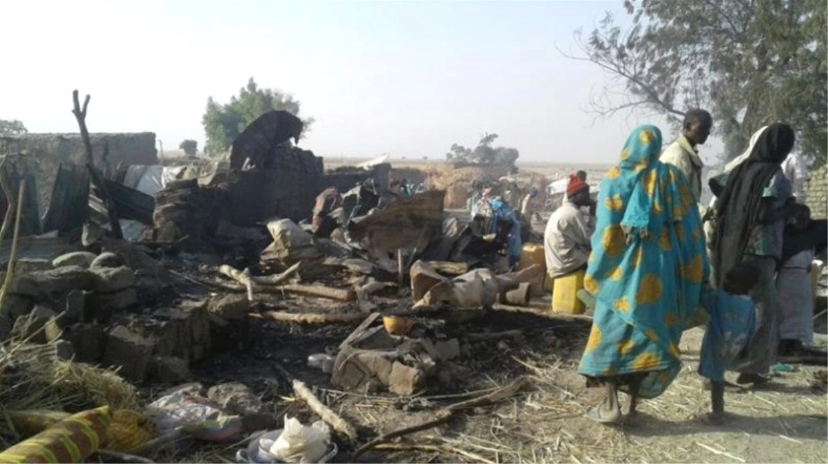 Nijerya\'da Ordu Yanlışlıkla" Mülteci Kampını Bombaladı