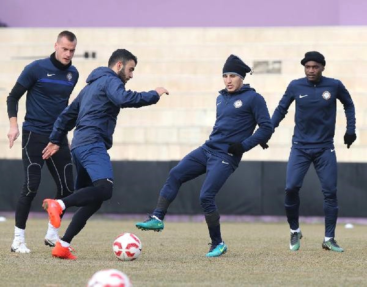 Osmanlıspor\'un Yeni Transferi İlk İdmanına Çıktı
