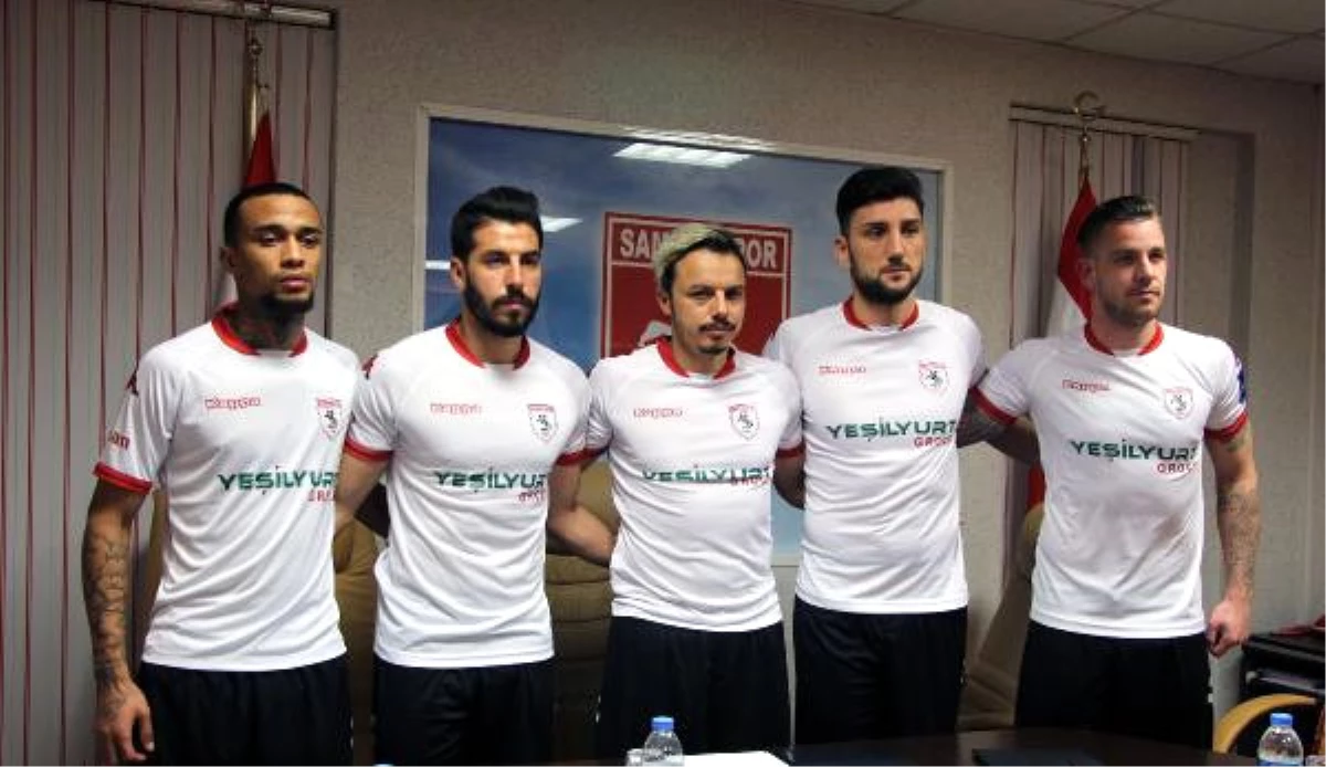 Samsunspor, 5 Futbolcuyu Renklerine Bağladı