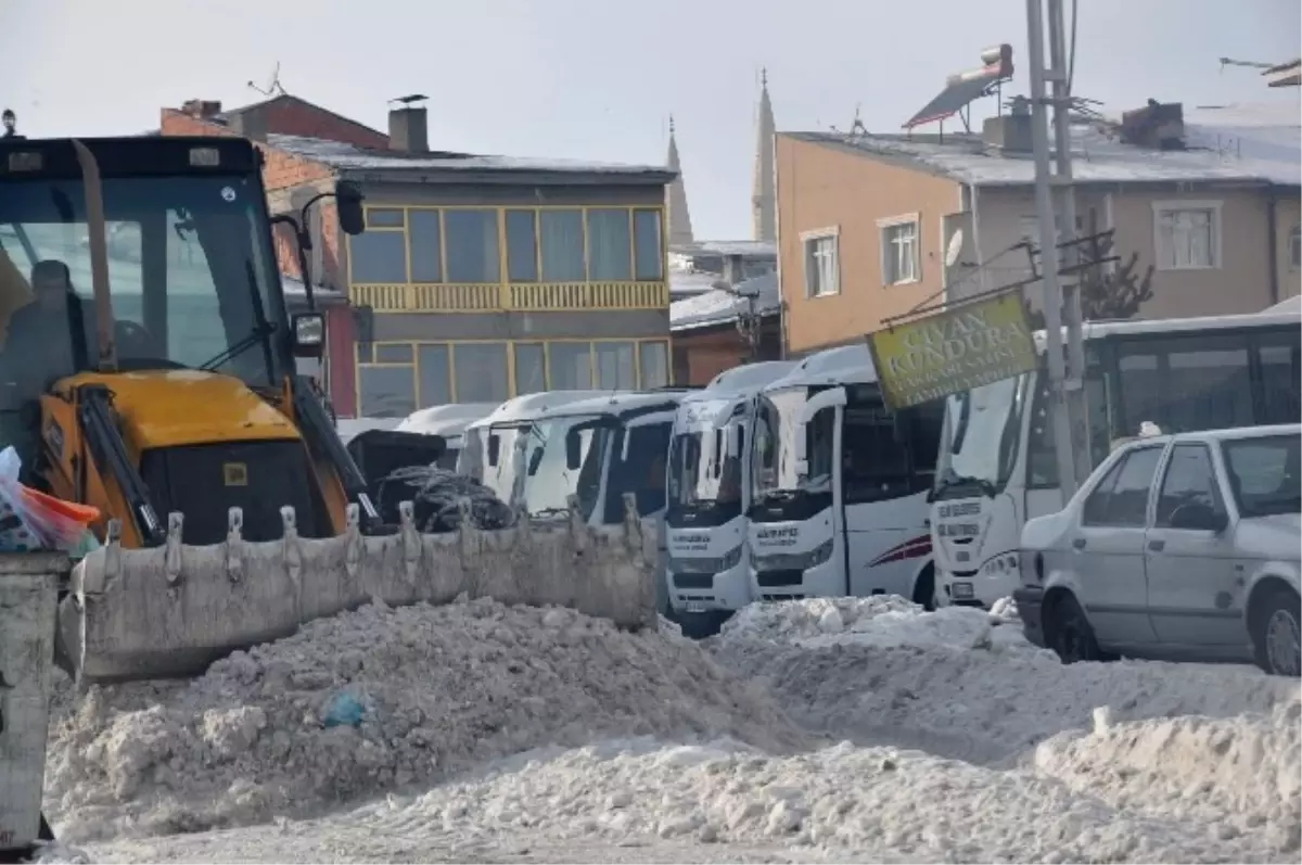 Selim Belediyesi\'nin Karla Mücadelesi Devam Ediyor