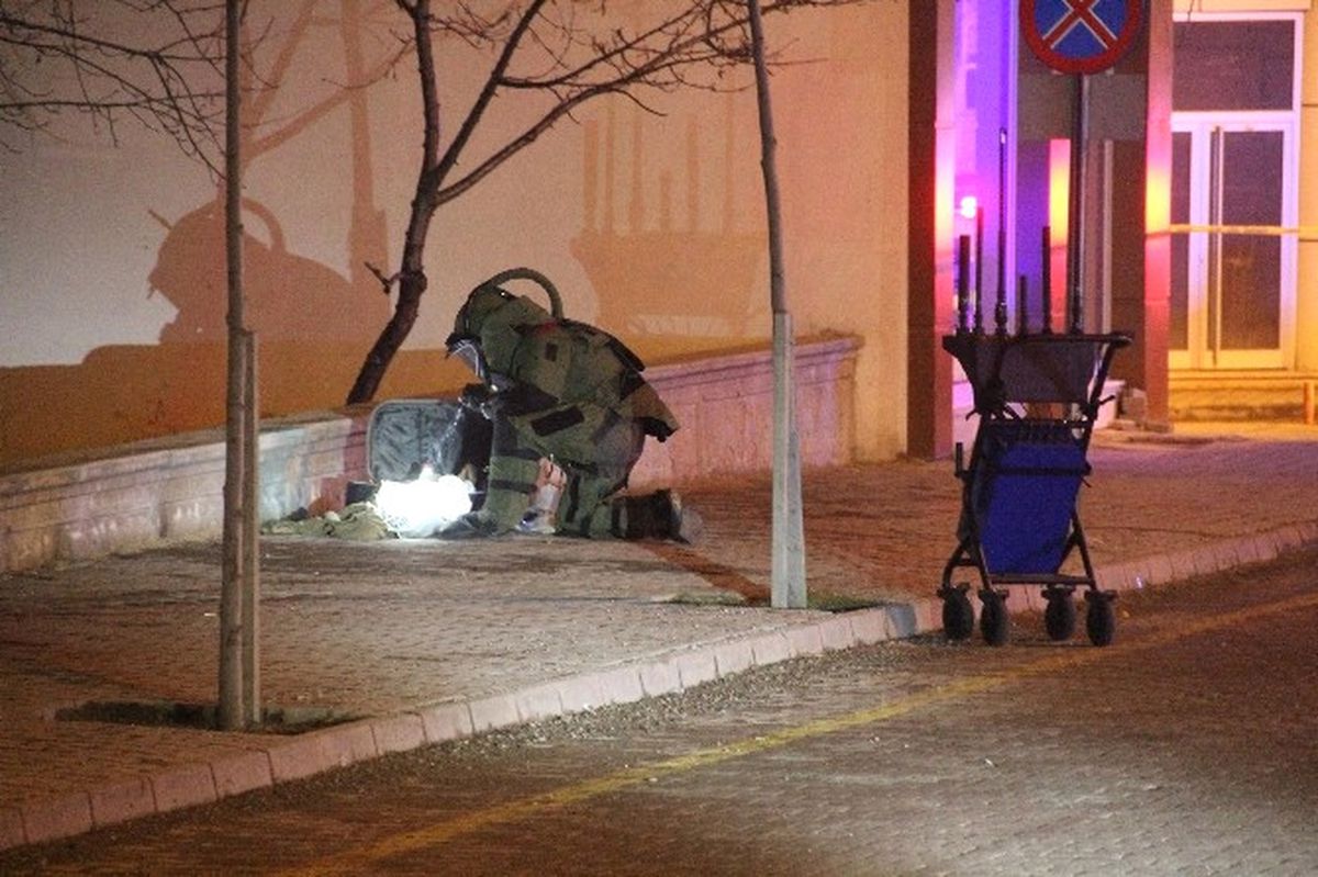 Şüpheli Bavuldan Çöp Çıktı