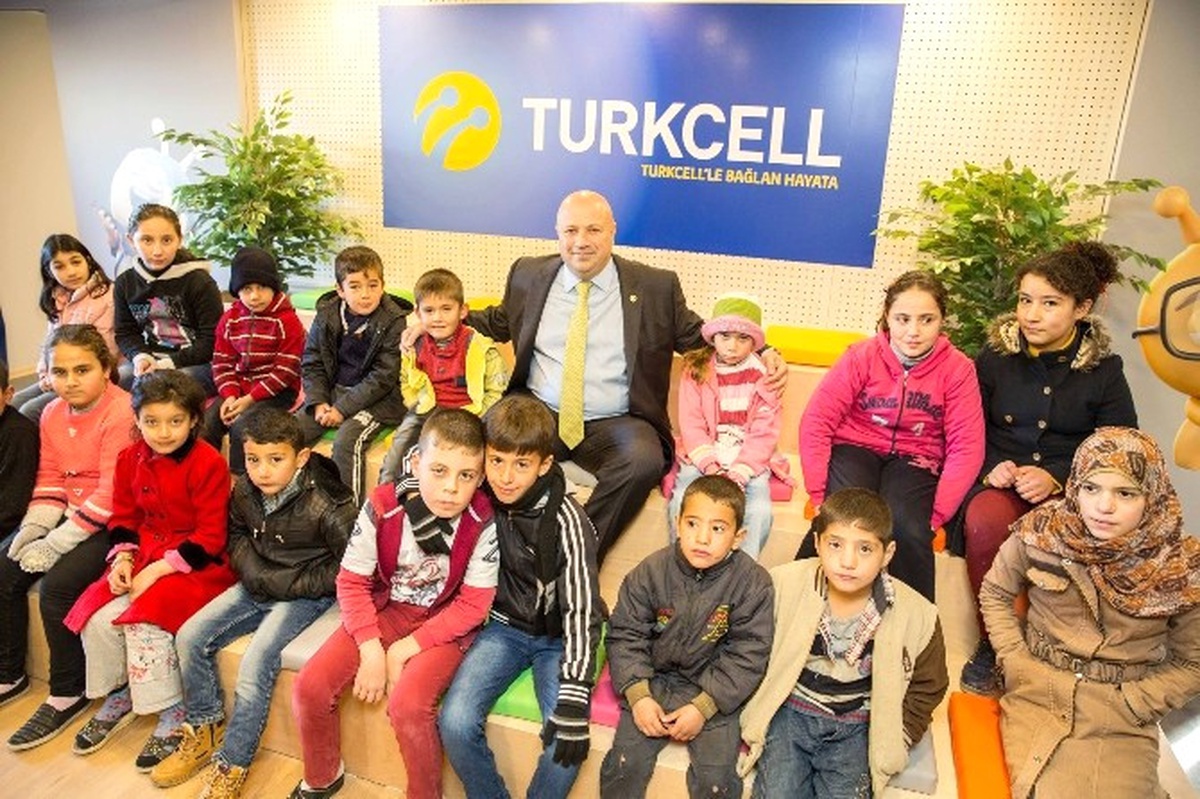 Suriyeliler Yeni Hayatlarına Turkcell\'le Uyum Sağlıyor