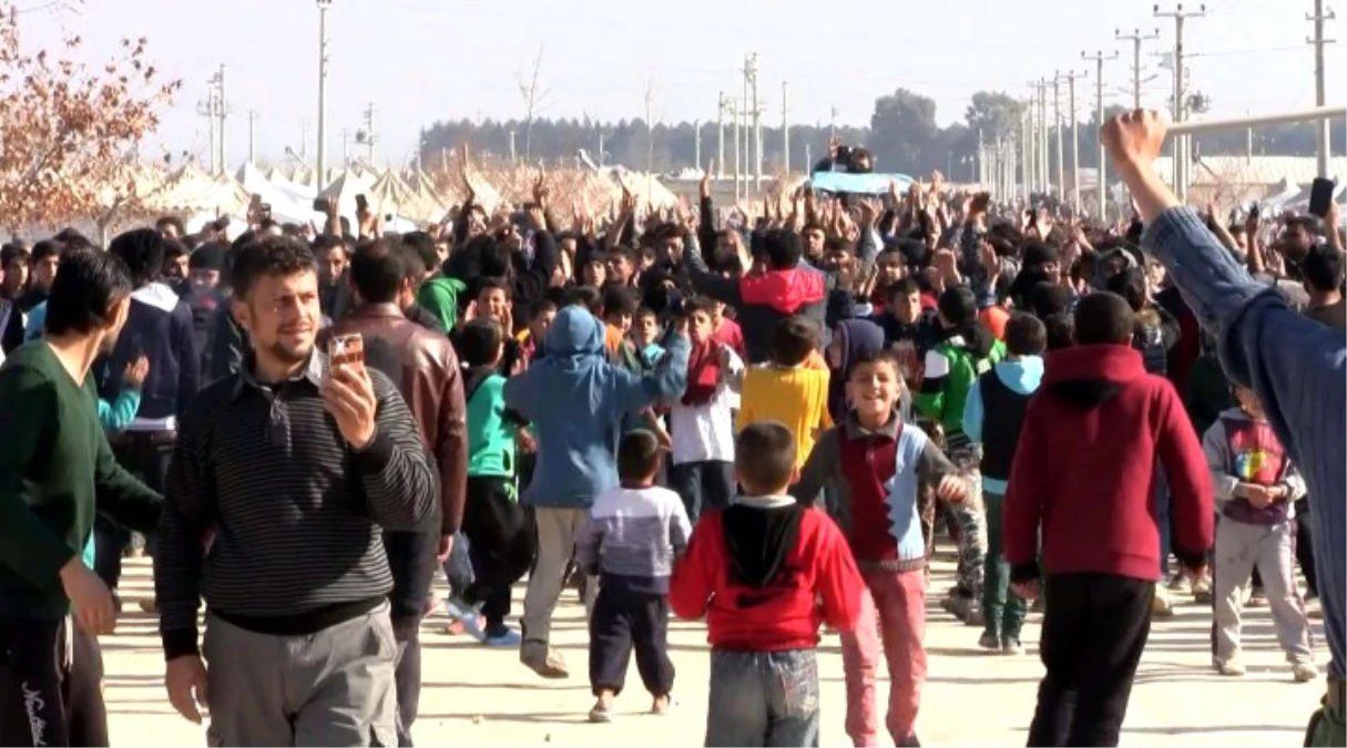 Suriyelilerin \'Küçük Çadır\' Tepkisi