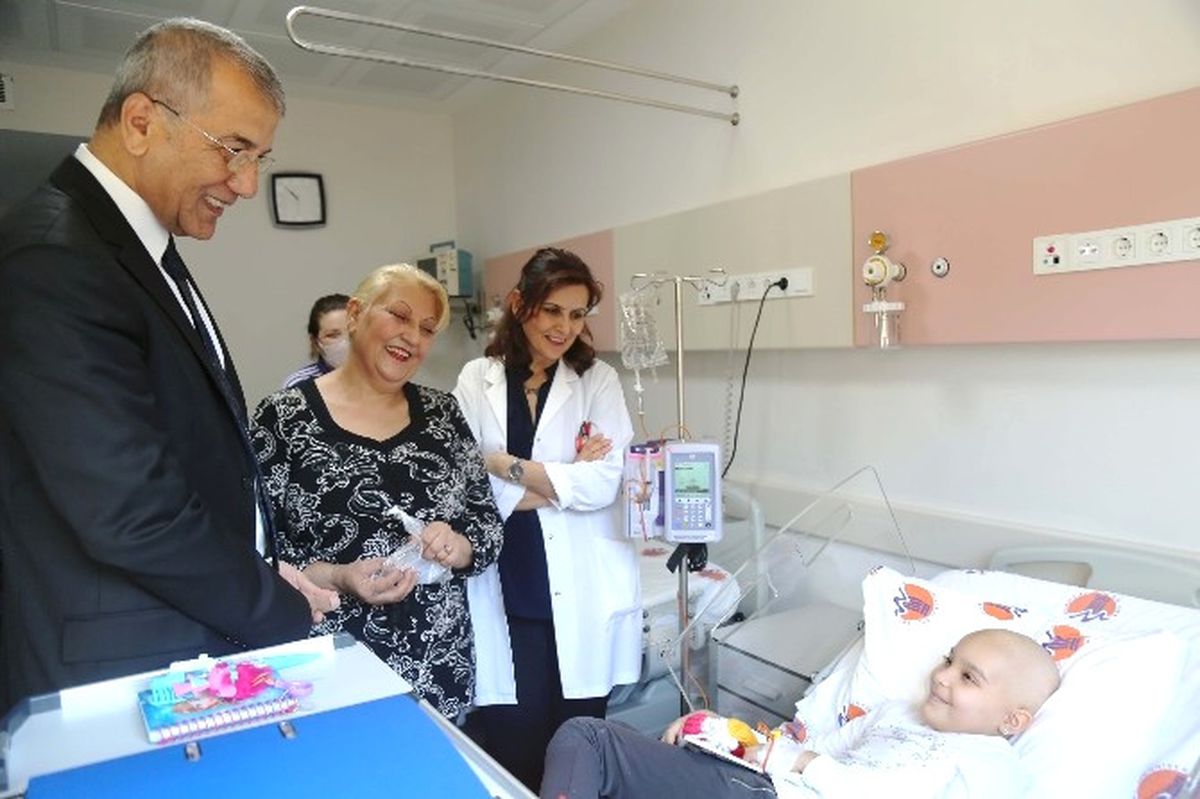 Tarhan\'dan Lösemili Çocuklara Moral Ziyareti