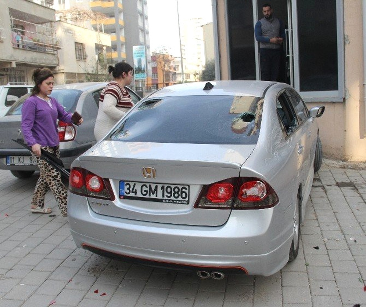 Tartıştığı Kocasının Otomobiline Zarar Verdi