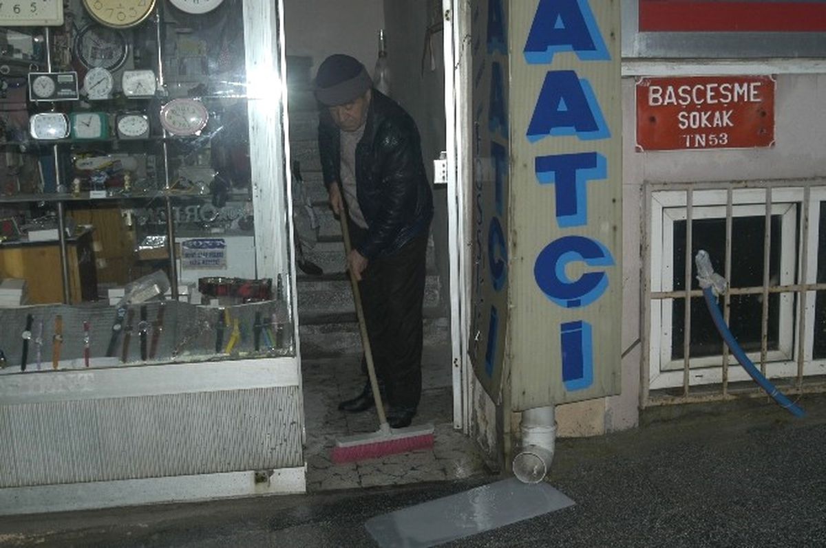Tekirdağ\'da İş Yerini Su Bastı