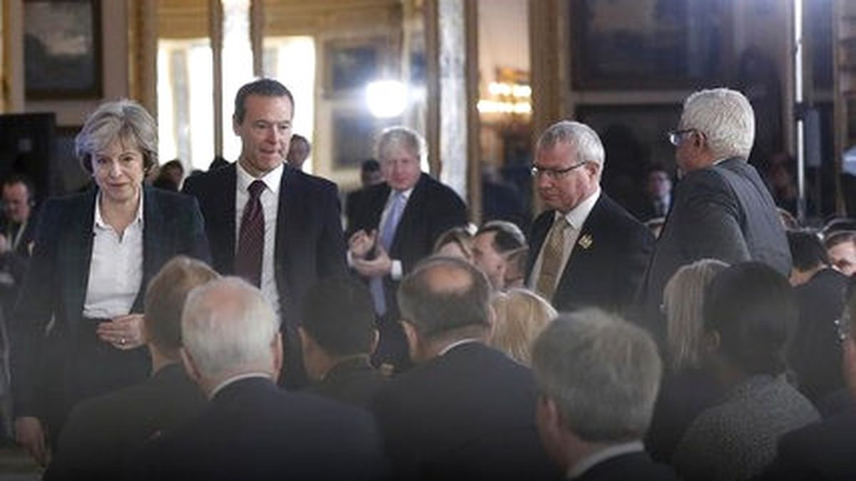 Theresa May\'in Brexit Açıklamalarına Muhalefetten ve İskoçya\'dan Tepki