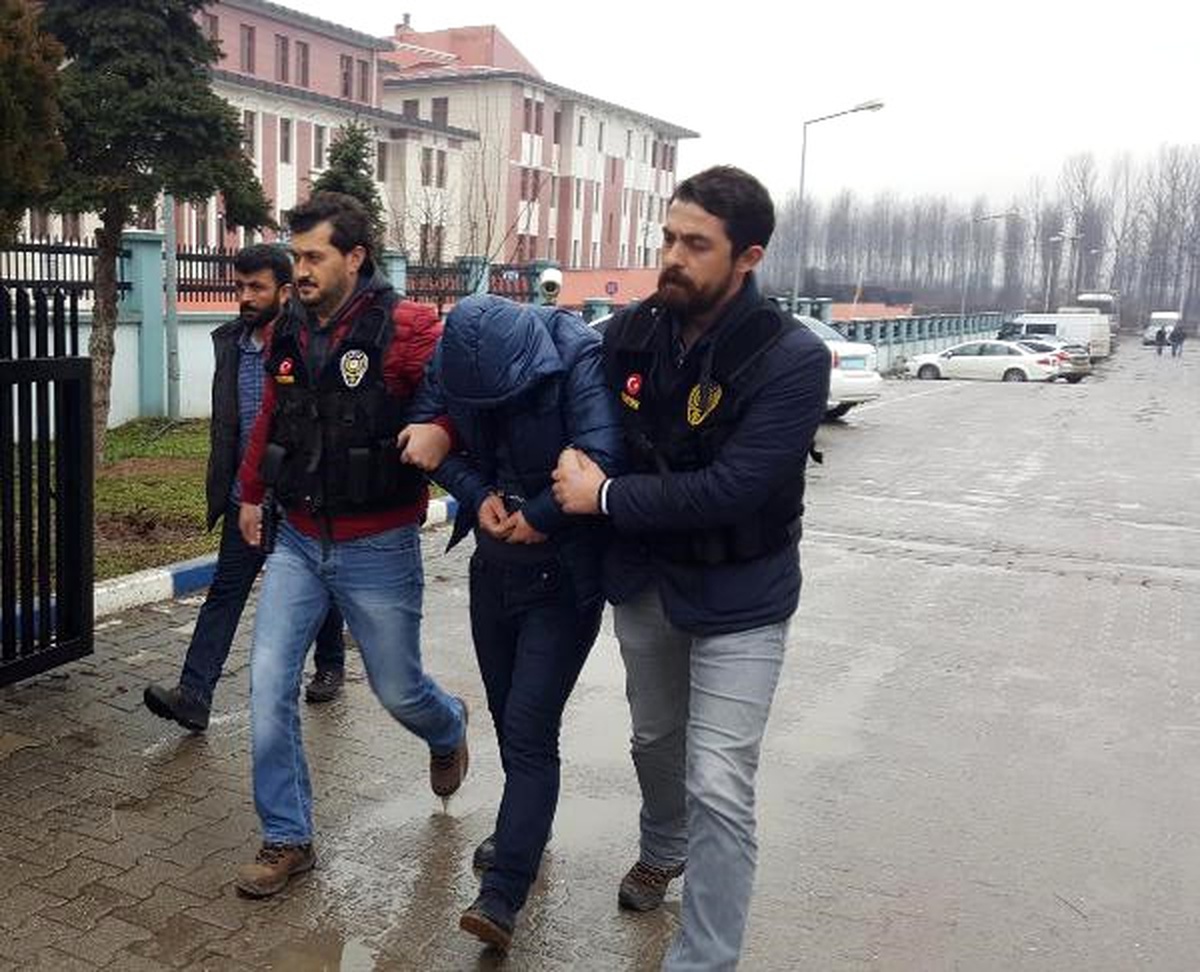 Uyuşturucu Satıcısı 5 Paket Eroinle Yakalandı